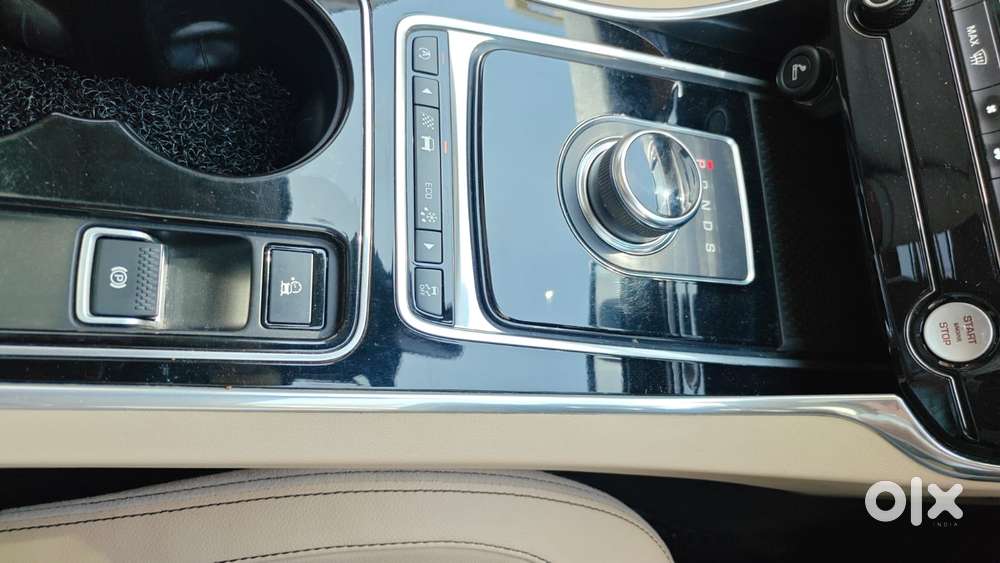 Jaguar Xe Prestige, 2016, Petrol