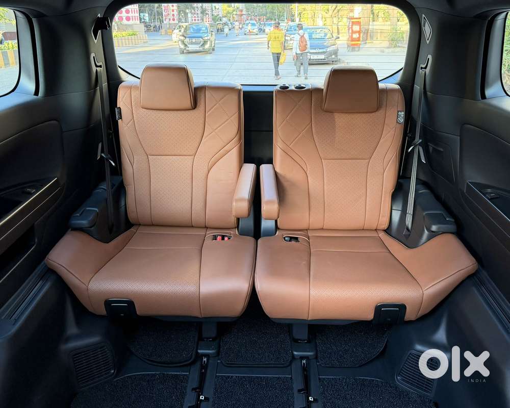 Toyota Vellfire Vip – Executive Lounge, 2024, Petrol