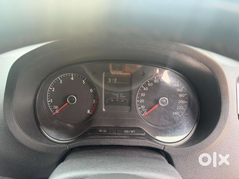 Volkswagen Polo 2015 Petrol 77000 Km Driven