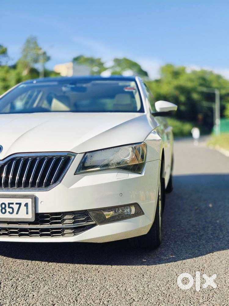 Skoda Superb L&k 1.8 Tsi At, 2020, Petrol