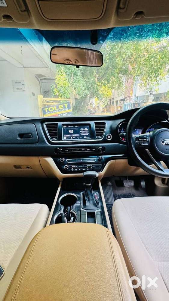 Kia Carnival Premium, 2022, Diesel