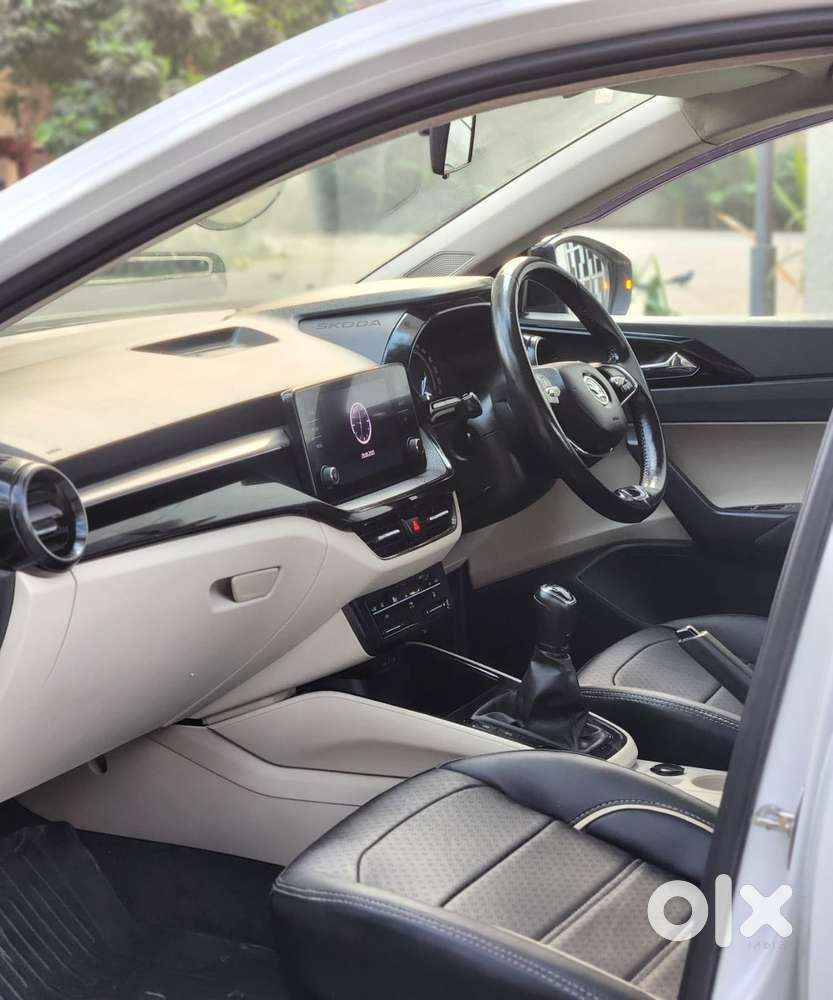 Skoda Slavia Ambition 1.0l Tsi Mt, 2023, Petrol