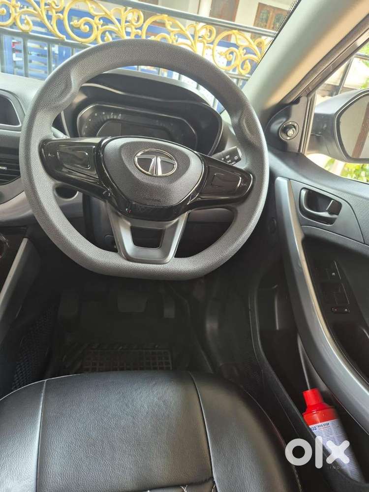 Tata Nexon Automatic Petrol 32200 Km Driven