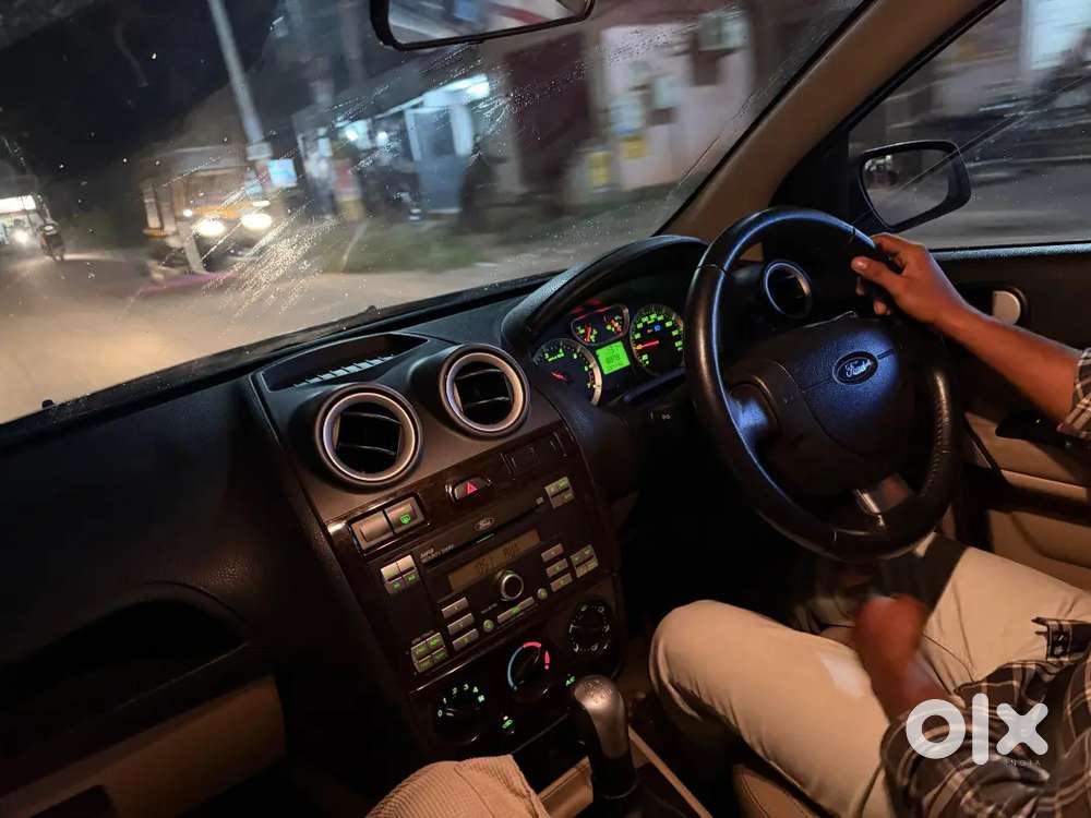 Ford Fiesta Petrol 1.6 Sxi Full Opshen Modal