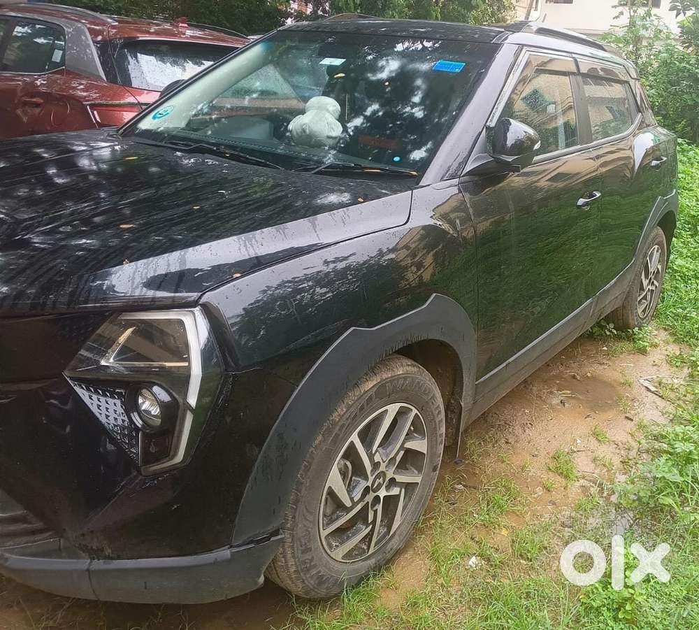 Mahindra Xuv 3xo Ax5 Pm Mt, 2024, Petrol
