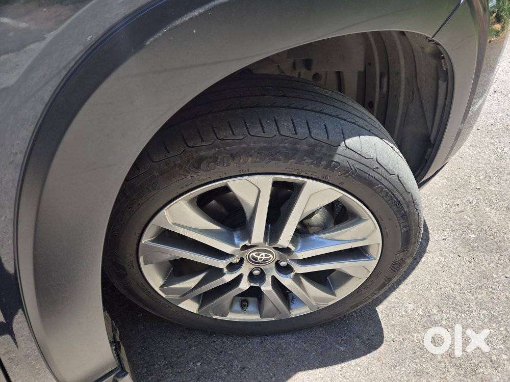 Toyota Innova Hycross 2.0 Zx (o) Hybrid 7 Str, 2023, Petrol