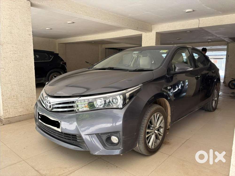 Toyota Corola Altis Manual Petrol Car 2015 Well Maintained Single Hand