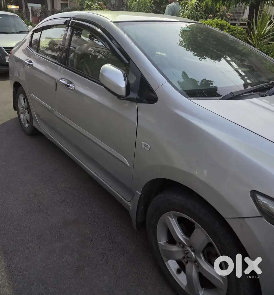 Honda City Zx 2011 Petrol, Well Maintained, Officer Driven,