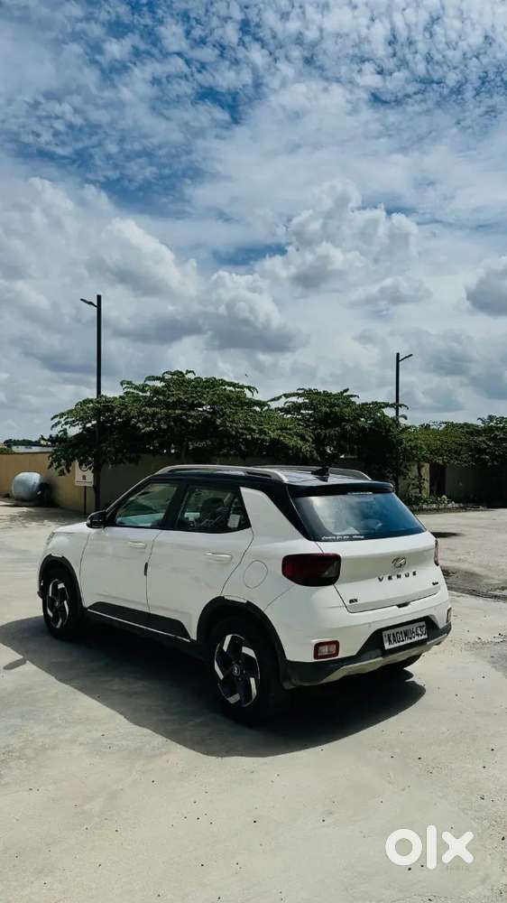Hyundai Venue 2020 Petrol Well Maintained