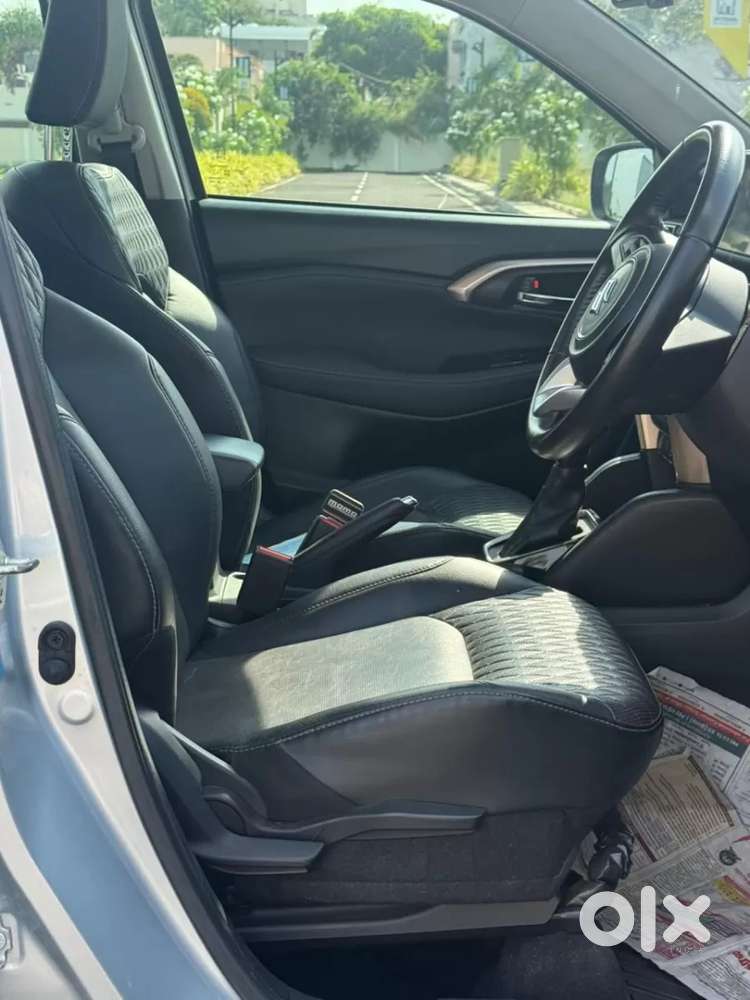 Maruti Suzuki Grand Vitara 1.5 Alpha Plus Intelligent Hybrid Ecvt, 2..