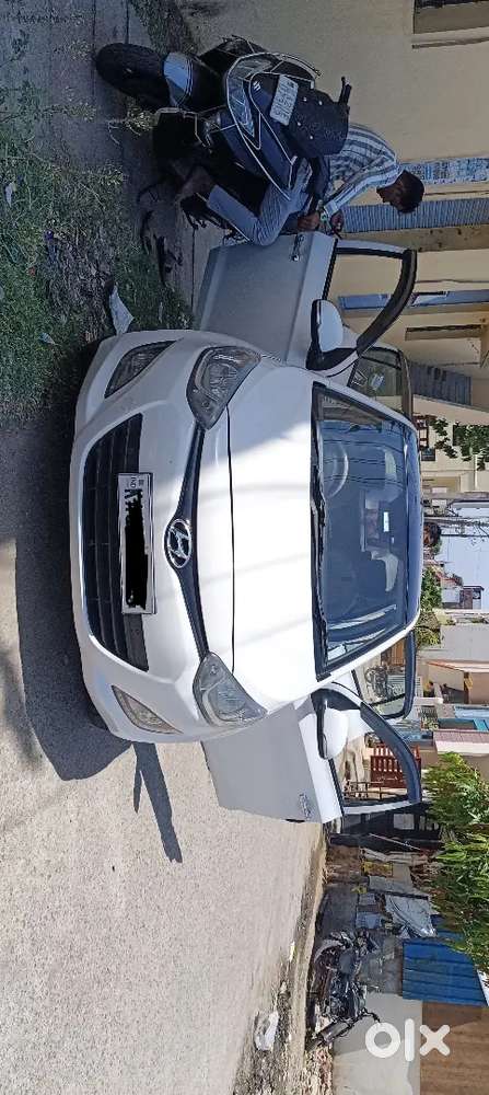 I20 Sports Car 2013 Model Showroom Maintain