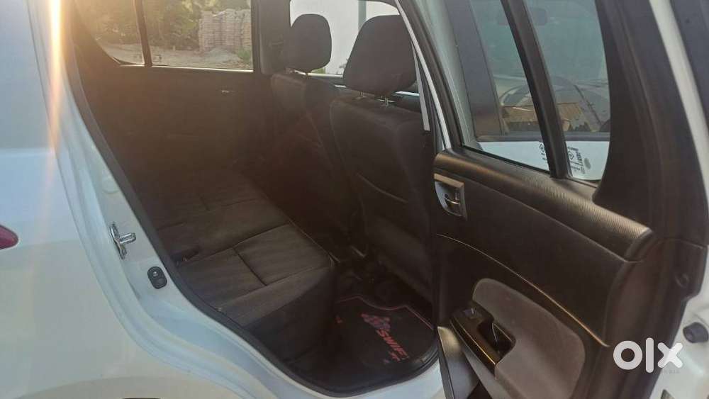Maruti Suzuki Swift Vxi + Manual, 2012, Petrol