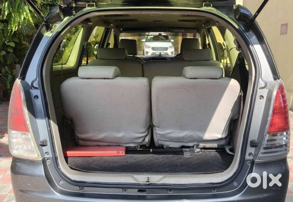 Toyota Innova 2009-2011 2.5 Vx 8 Str Bsiv, 2010, Diesel