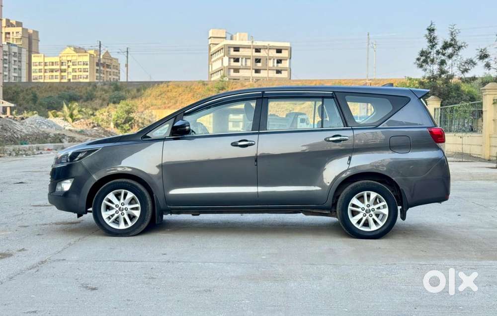 Toyota Innova Crysta 2.7 V, 2017, Petrol