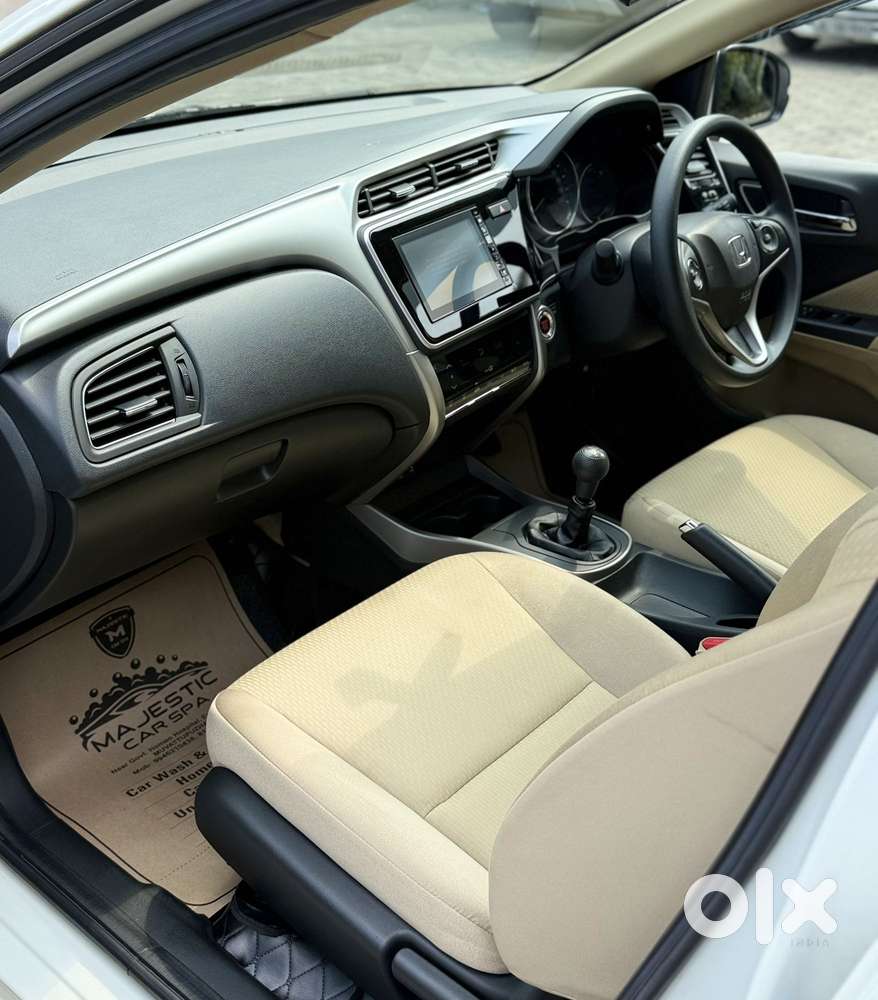 Honda City V Mt Exclusive, 2022, Petrol