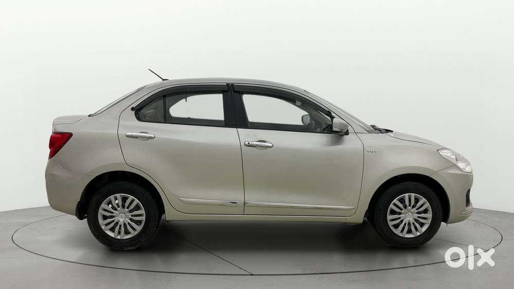 Maruti Suzuki Swift Dzire Amt Vxi, 2017, Petrol