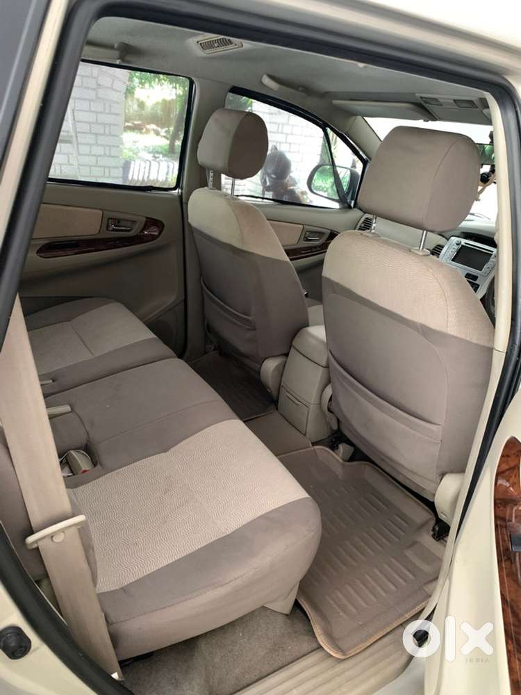 Toyota Innova (v ) Option 2013 Diesel Well Maintained