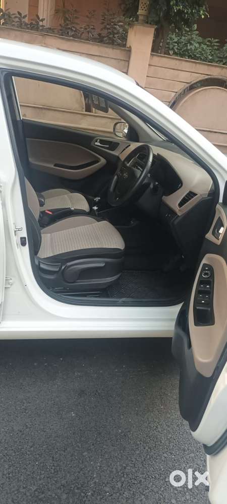 Hyundai I20 Asta (o) 1.2 Mt, 2019, Petrol