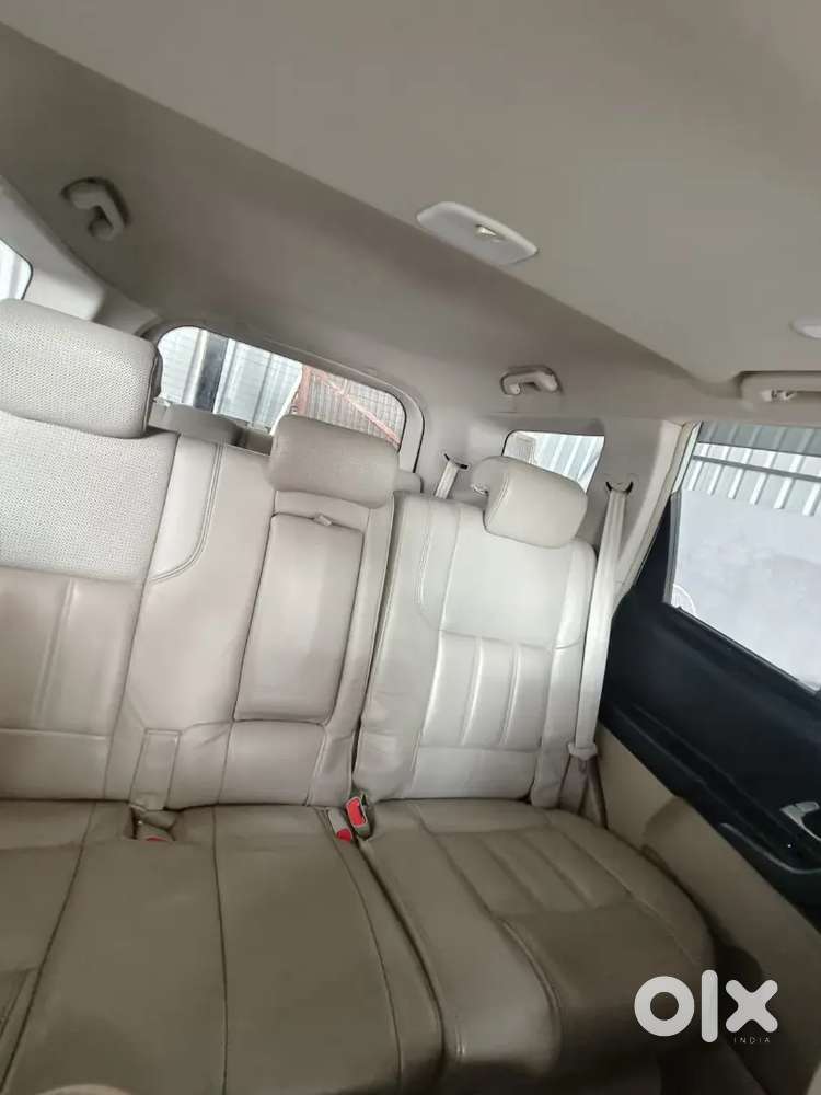 Xuv 2016 W10 Well Maintained Car For Sale