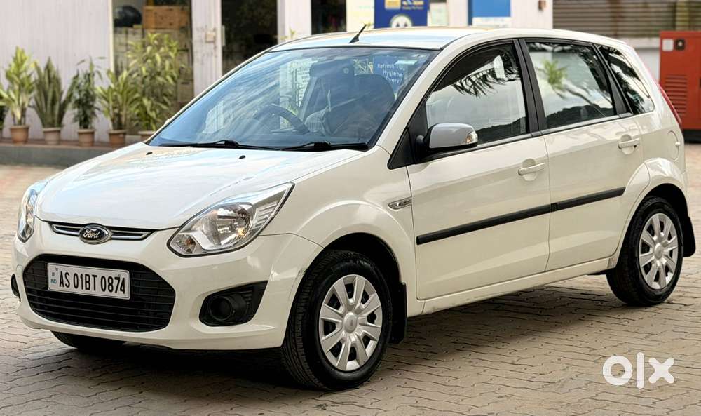 Ford Figo 1.2p Trend Mt, 2015, Petrol