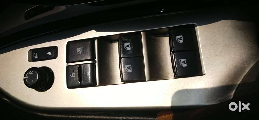 Toyota Innova Crysta 2.8z Automatic, 2016, Diesel