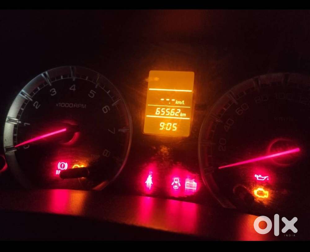Maruti Suzuki Swift Vxi 1.2 Abs Bs-iv, 2013, Petrol