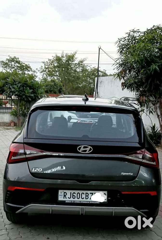 Hyundai I20 Sportz 1.2 Ivt Dual Tone, 2024, Petrol