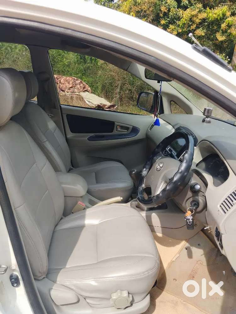 Toyota Innova 2010 Diesel 190000 Km Driven