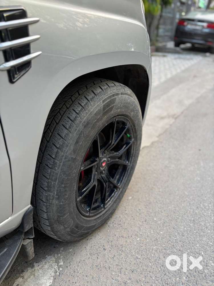 Mahindra Tuv 300 T8, 2017, Diesel