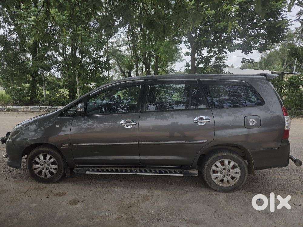 Toyota Innova 2.5 V Diesel 7-seater, 2010, Diesel