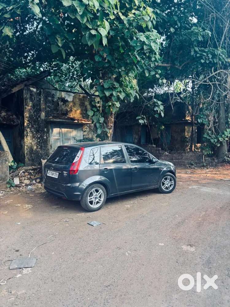 Ford Classic Titanium 2012 Variant Urgently Sale