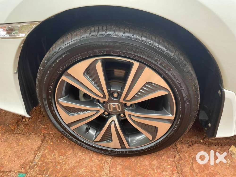 Mint Condition Honda Civic Zx Cvt, Sunroof, Full History, Ernakulam
