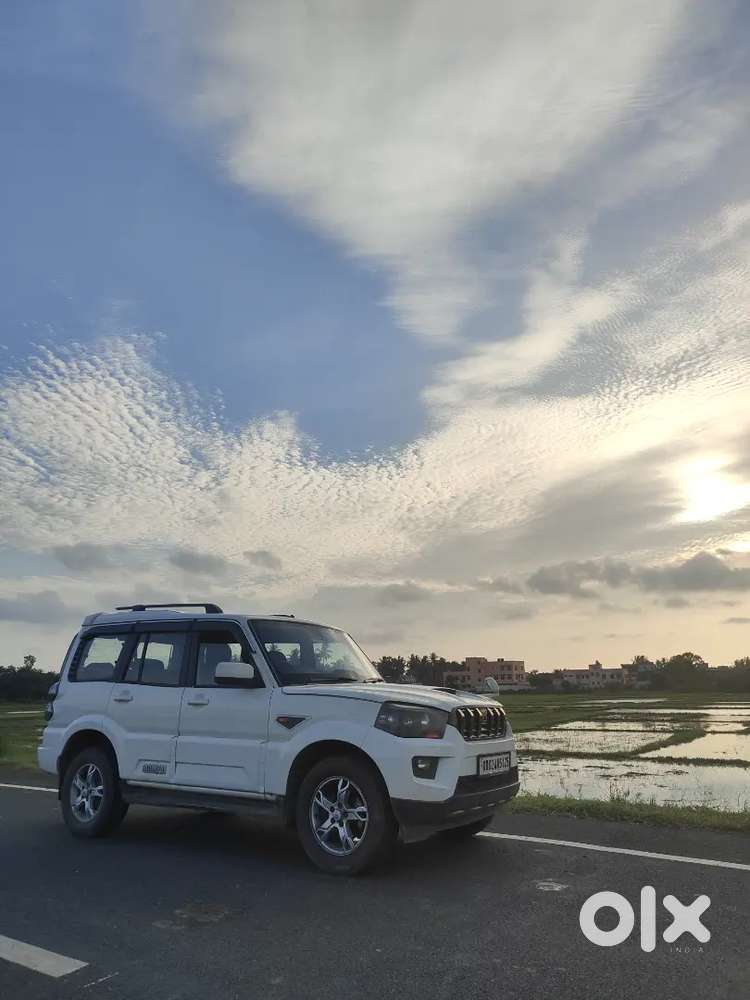 Mahindra Scorpio S10 2018