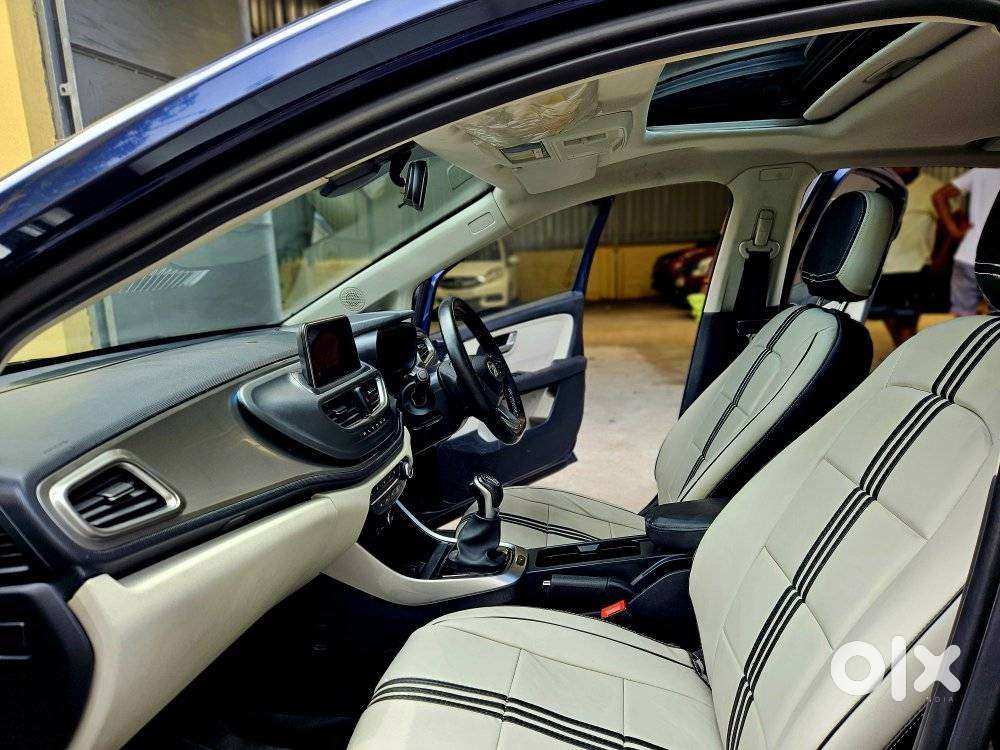Tata Altroz Xz Plus (s) Dark Edition, 2023, Petrol