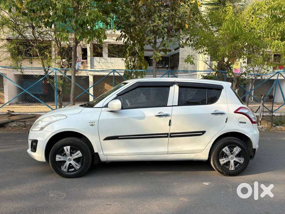 Maruti Suzuki Swift Vxi Optional, 2016, Petrol