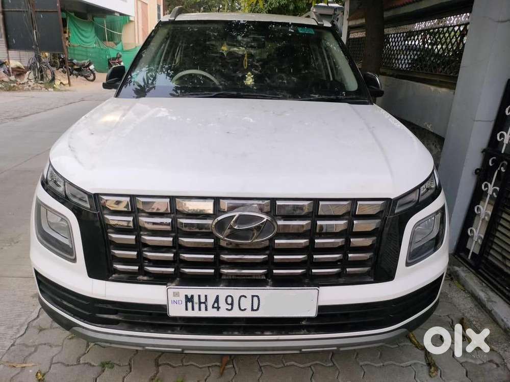 Hyundai Venue 2023 Petrol Well Maintained