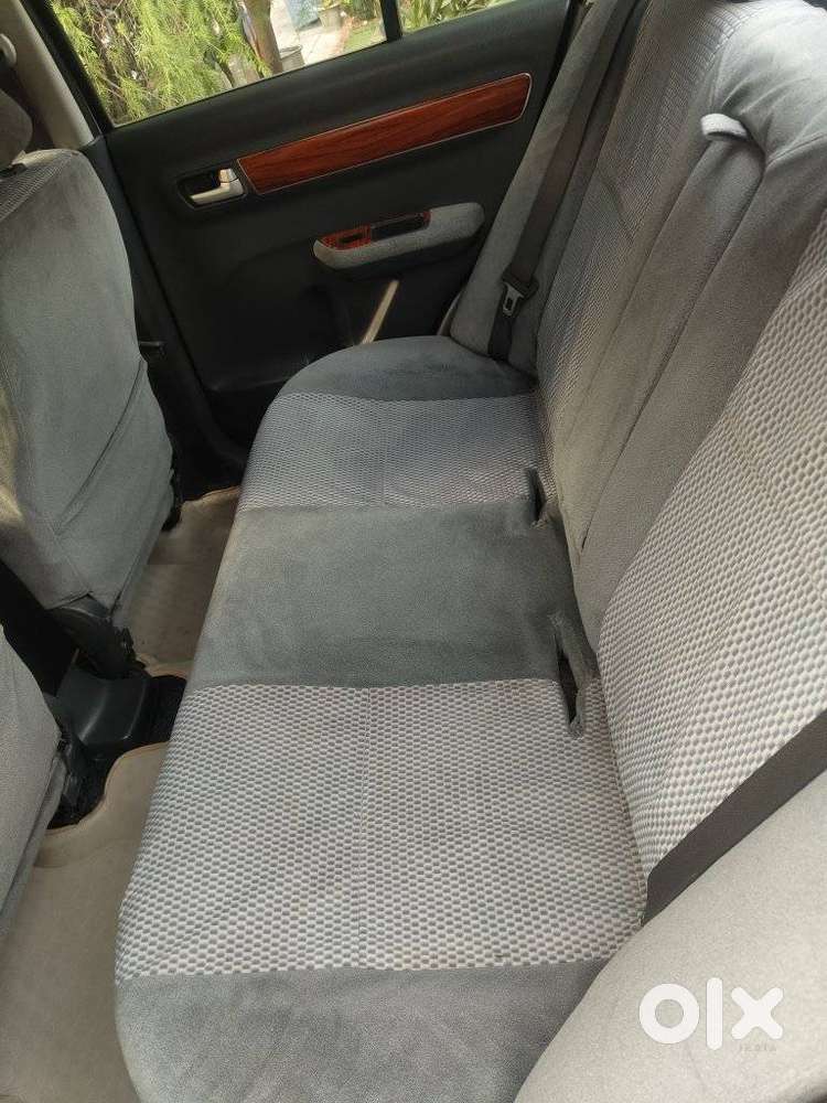 Maruti Suzuki Swift Dzire 1.2 Vxi Bsiv, 2011, Petrol