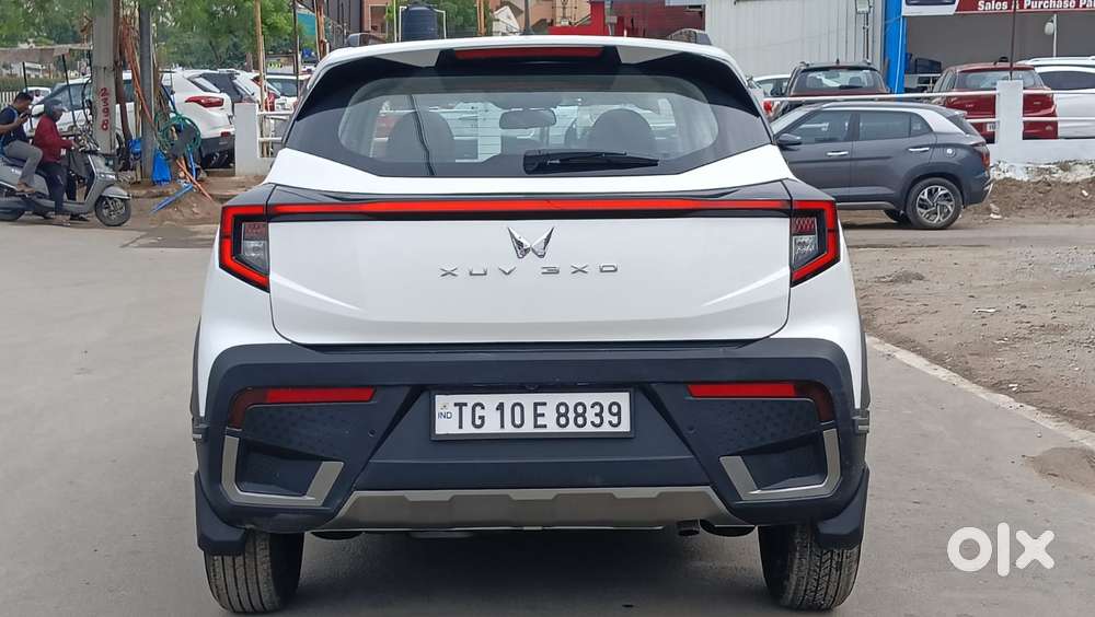 Mahindra Xuv 3xo Ax5 1.5 Diesel Autoshift Plus, 2026, Diesel