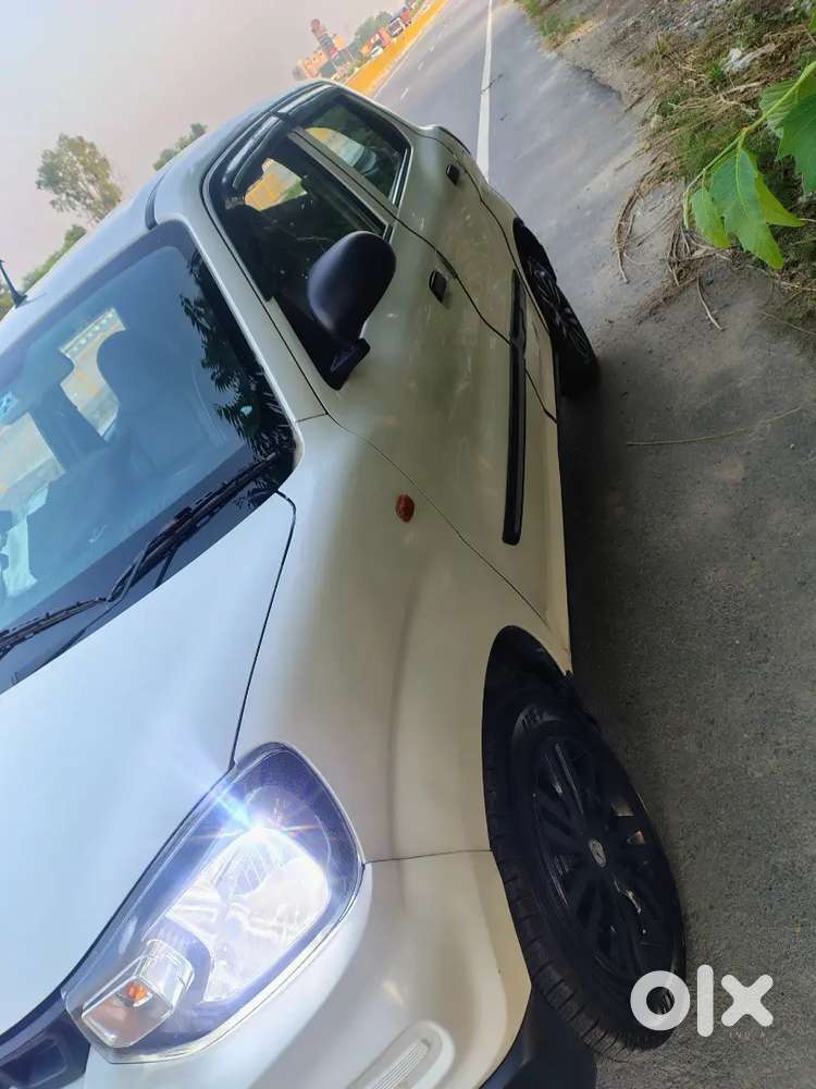 Maruti Suzuki S-presso Vxi Cng Bahar Se Lage Hui H Rc Par Chadi Hui H