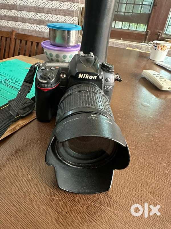 Nikon D7000 with 18-105 lens