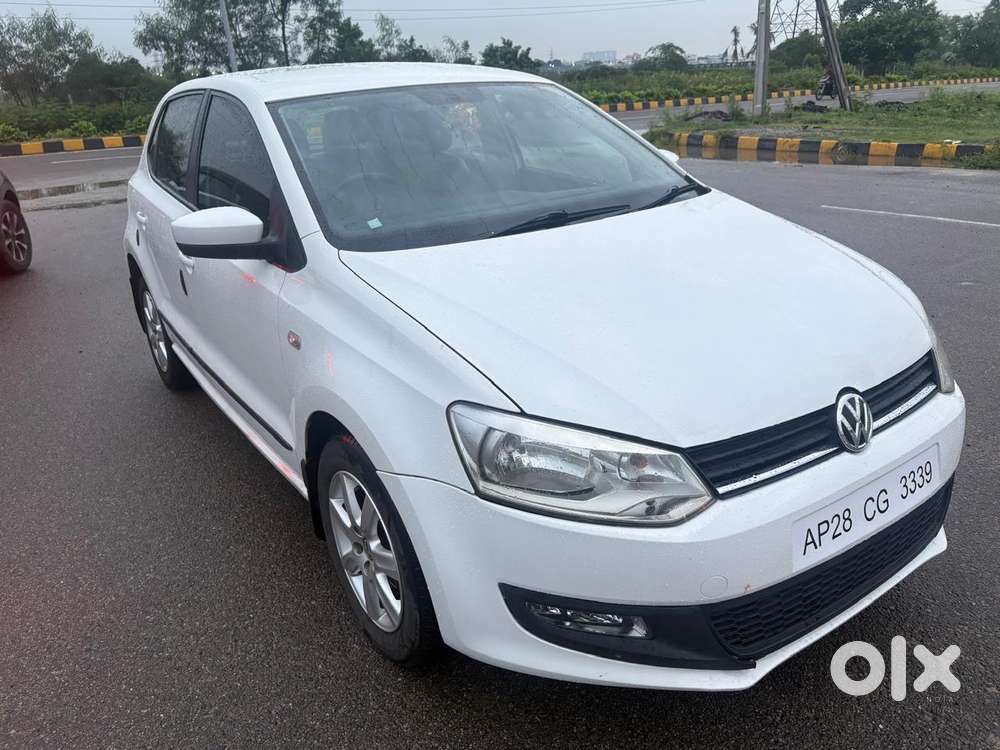 Volkswagen Polo Petrol Highline 1.6l, 2011, Petrol