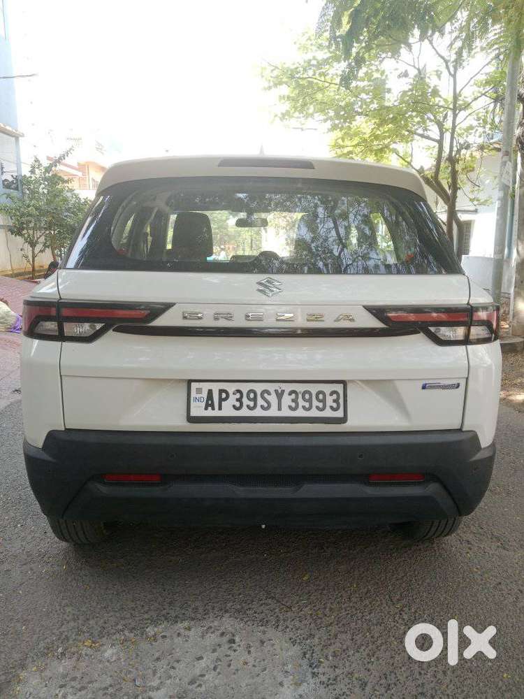 Maruti Suzuki Brezza 1.5 Vxi Smart Hybrid, 2023, Petrol
