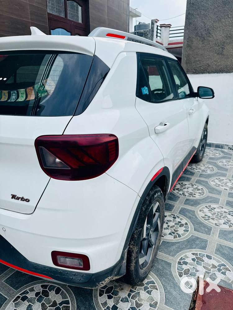 Hyundai Venue Petrol 2021