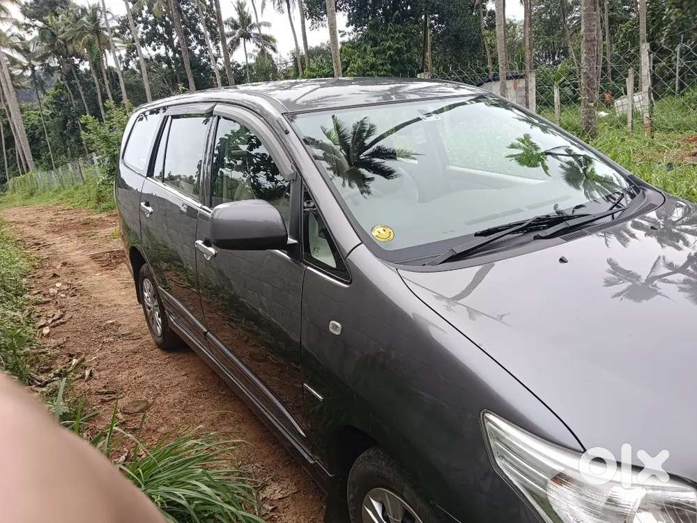 Toyota Innova 2014 Diesel 140000 Km Driven