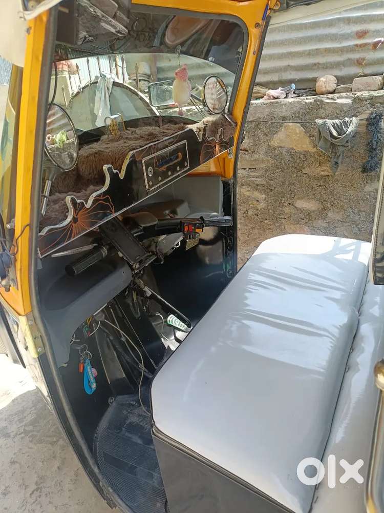 Urgent Requirement Auto Rickshaw Sale