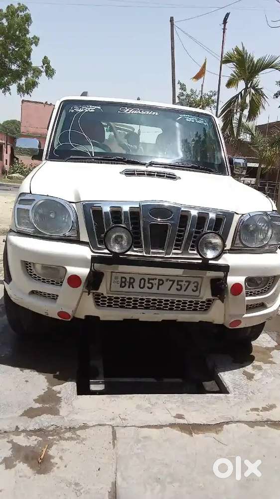 Mujche Gari Bechna Hai