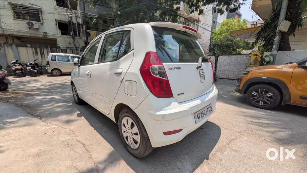 Hyundai I10 Sportz At, 2012, Petrol