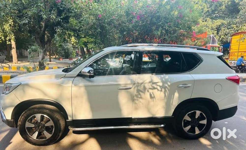 Mahindra Alturas G4 2020 Diesel 80000 Km Driven