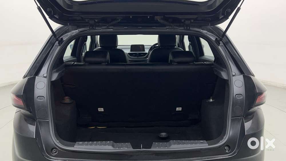 Tata Altroz 1.2 Xz Plus Dark Edition, 2022, Petrol