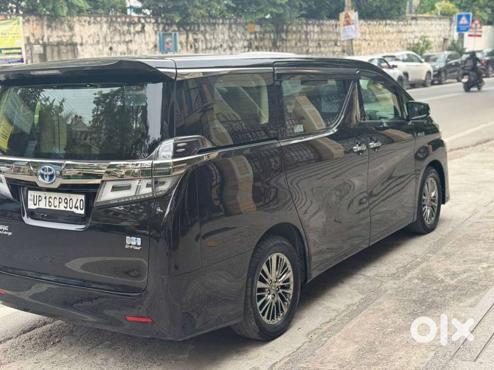 Toyota Vellfire 2.5 Executive Lounge, 2020, Petrol